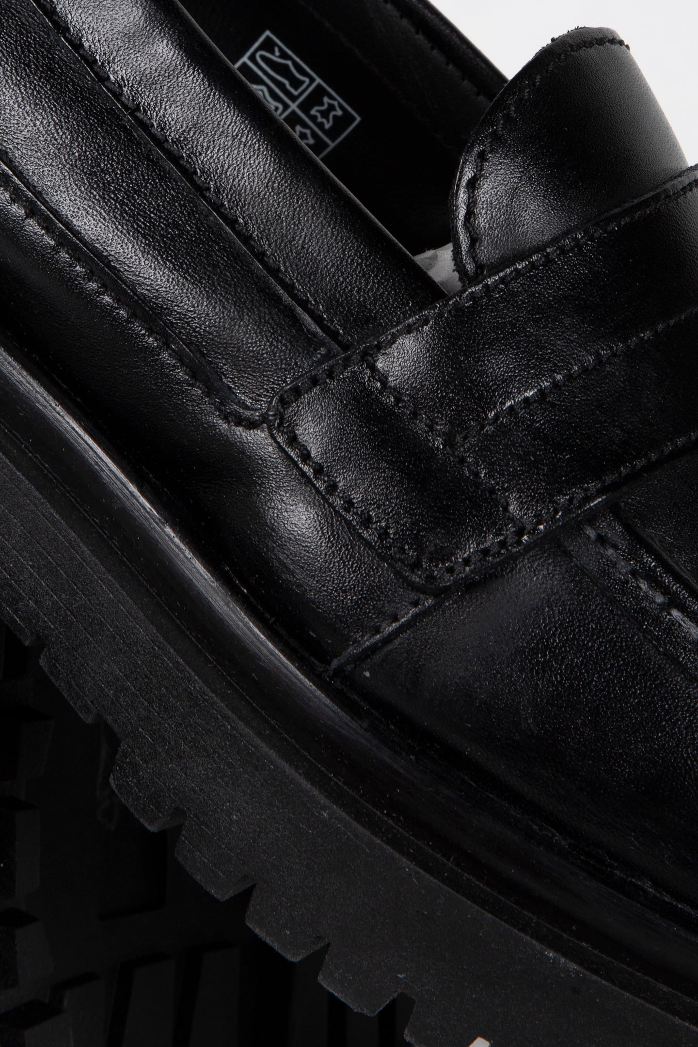 DECHASE – ADEY BLACK 4