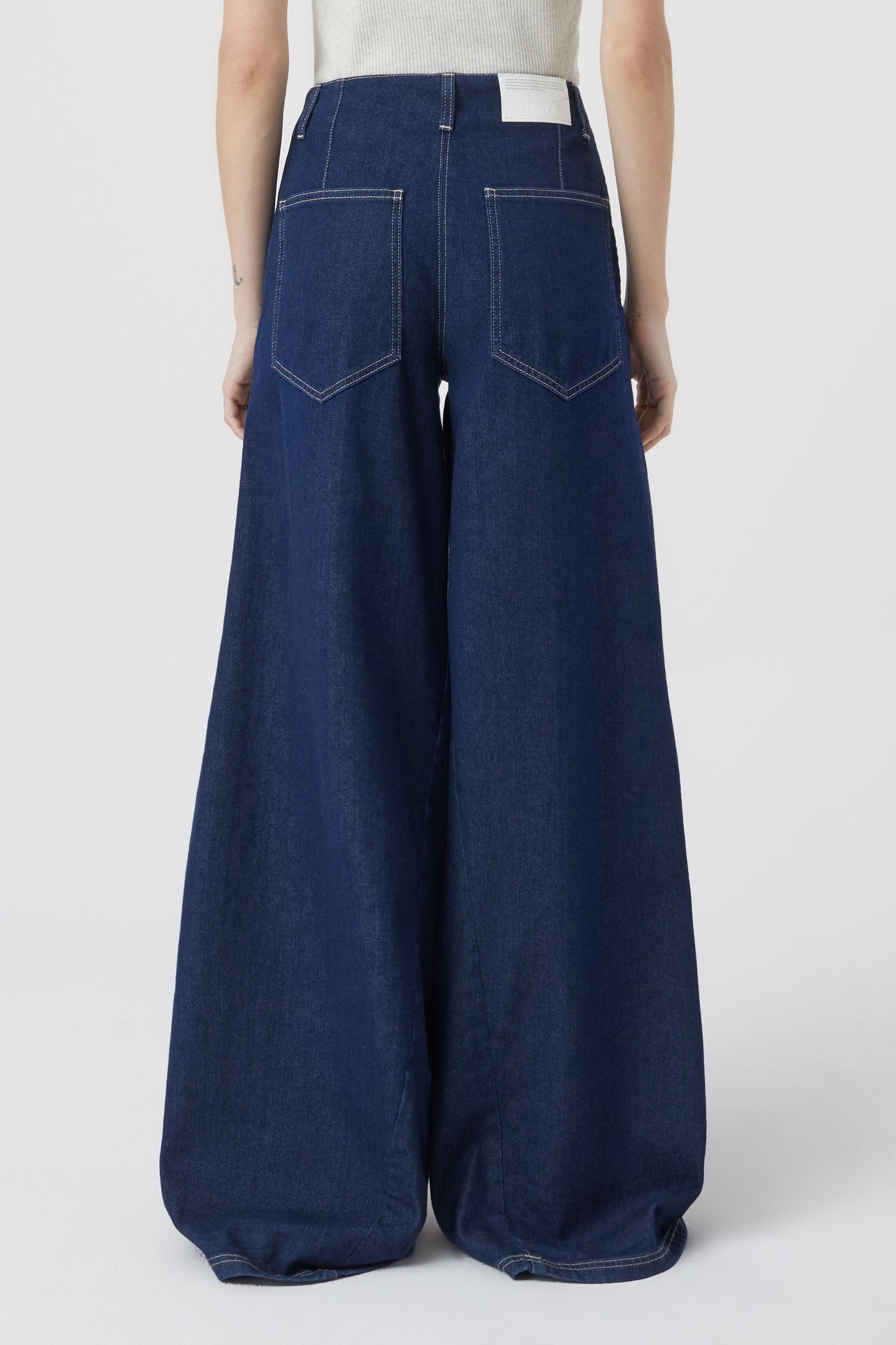 AVAN JEANS DARK BLUE 4